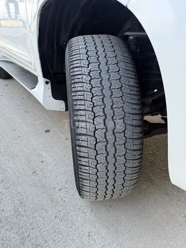 Toyota Land Cruiser Prado-8