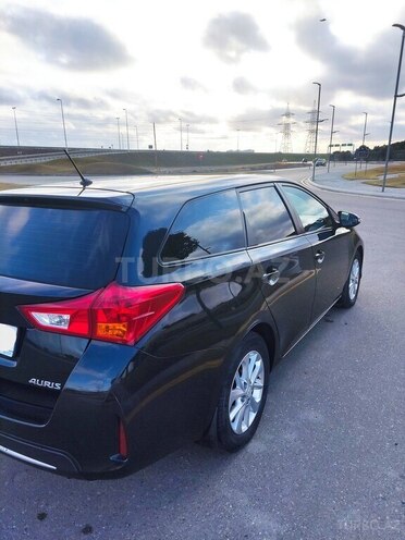 Toyota Auris-5