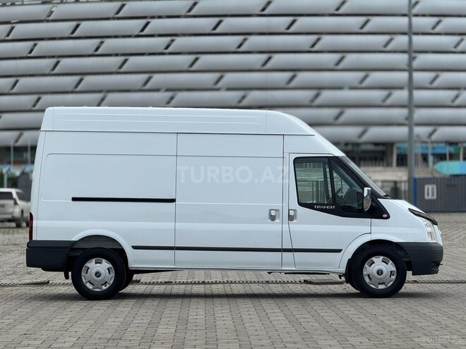 Ford Transit-4
