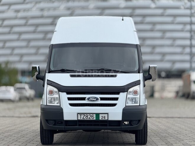 Ford Transit-7
