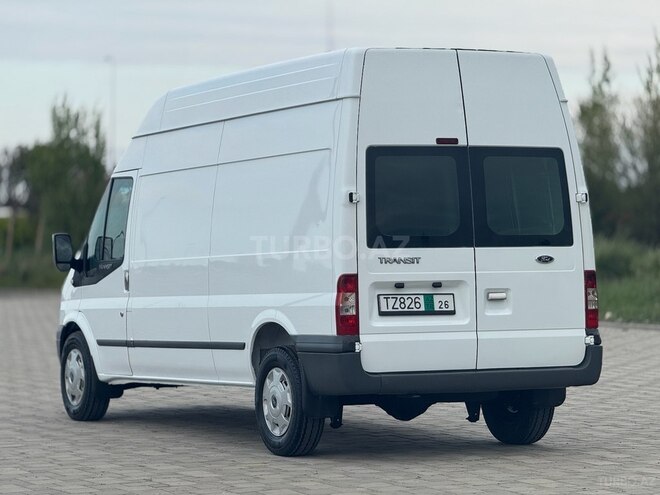 Ford Transit-13