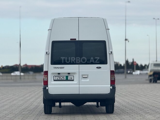 Ford Transit-14