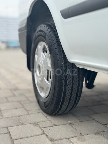 Ford Transit-12