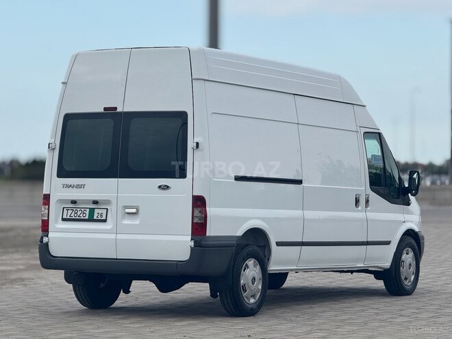 Ford Transit-15