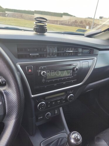 Toyota Auris-14