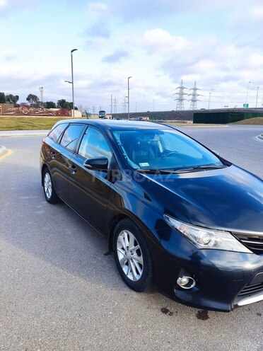 Toyota Auris-3