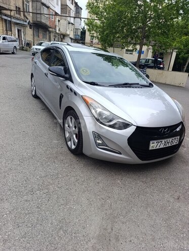 Hyundai Elantra-1