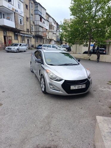 Hyundai Elantra-3