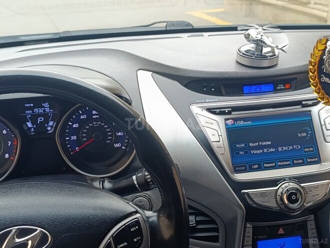 Hyundai Elantra-5