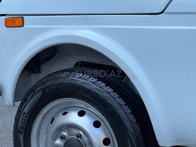 LADA (VAZ) Niva-9