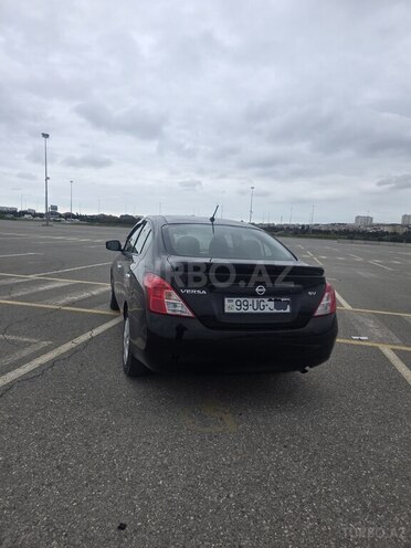 Nissan Versa-5