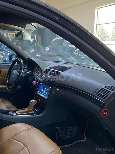 Mercedes E 320-9