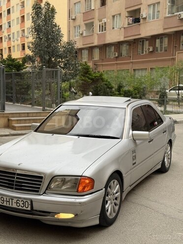 Mercedes C 220-2
