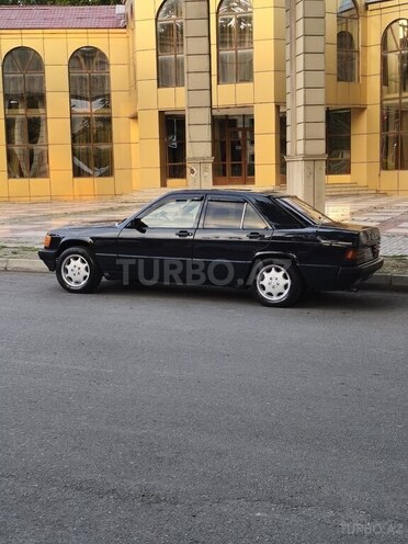 Mercedes 190-2