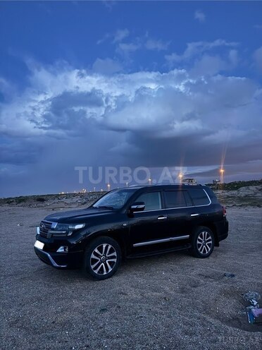 Toyota Land Cruiser-3