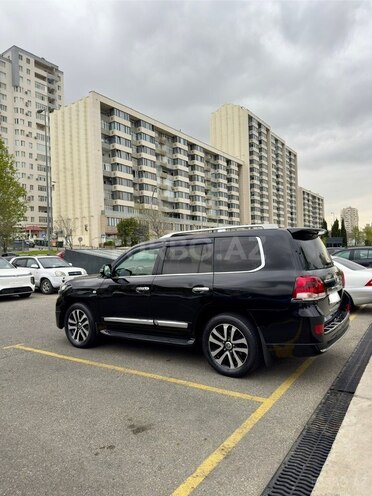 Toyota Land Cruiser-8