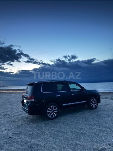 Toyota Land Cruiser-11