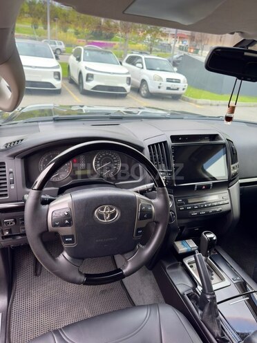 Toyota Land Cruiser-14