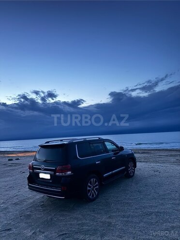Toyota Land Cruiser-12