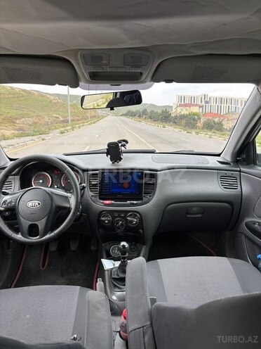 Kia Rio-4