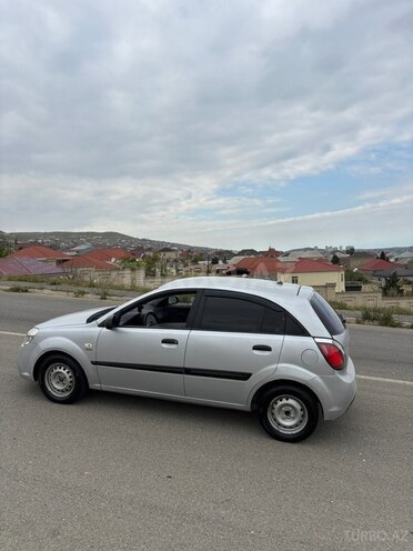 Kia Rio-10