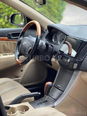 Hyundai Sonata-12