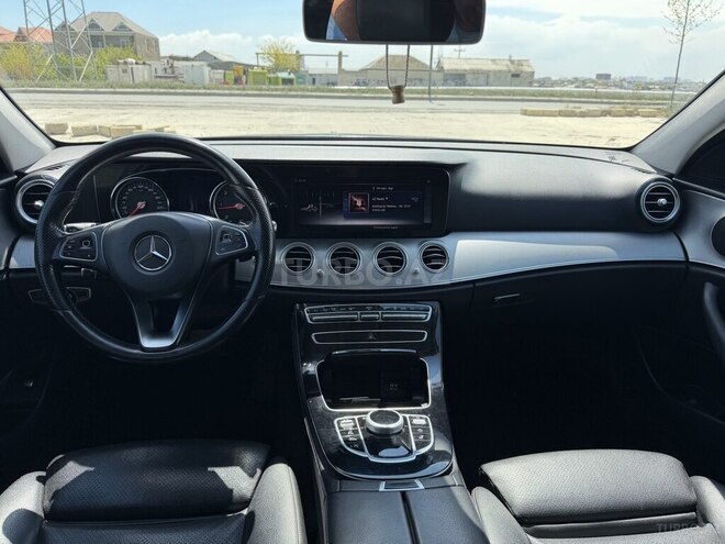 Mercedes E 220 d-8