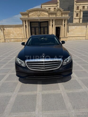 Mercedes E 220 d-9
