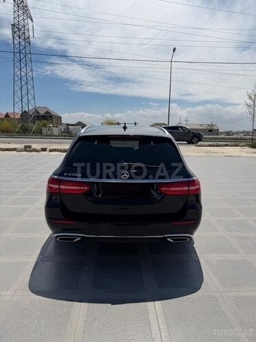 Mercedes E 220 d-11