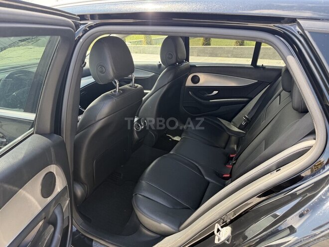 Mercedes E 220 d-6