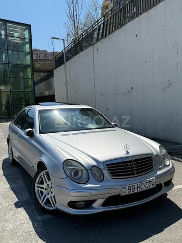 Mercedes E 240-1