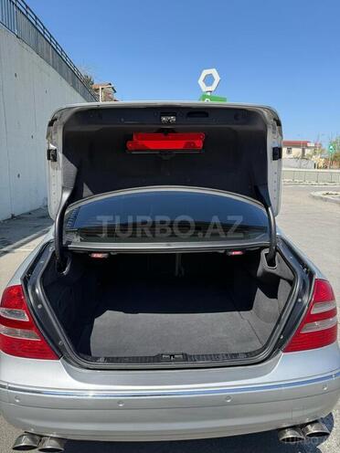 Mercedes E 240-13