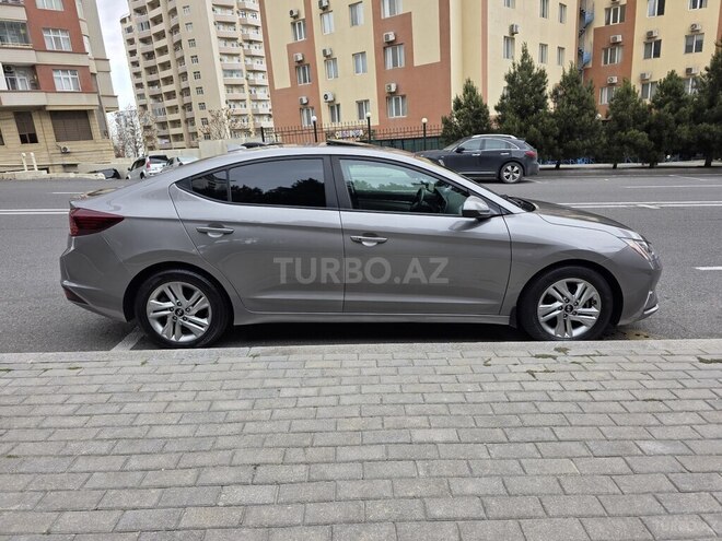 Hyundai Elantra-5