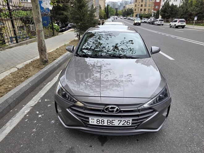 Hyundai Elantra-6