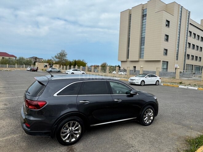 Kia Sorento-12