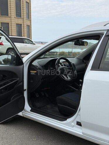 Kia  2010, 380,000 km - 1.6 l - Bakı
