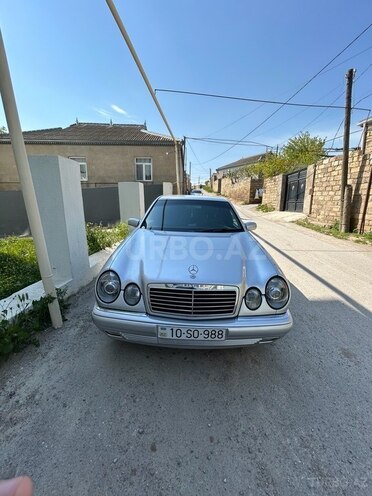 Mercedes E 240-10