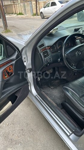 Mercedes E 240-2