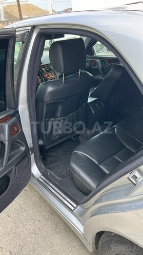 Mercedes E 240-8