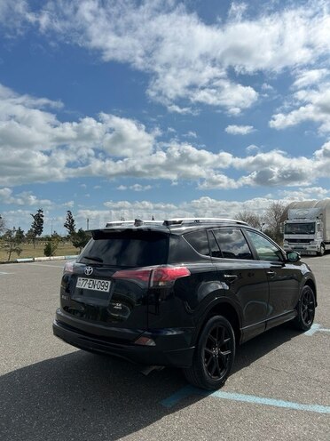 Toyota RAV4-8