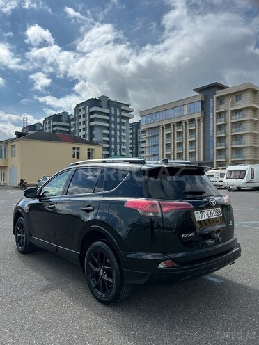 Toyota RAV4-6