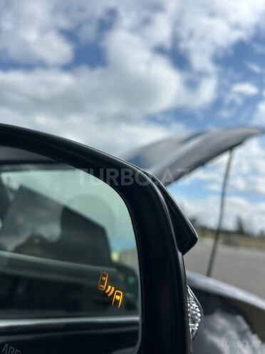 Toyota RAV4-12