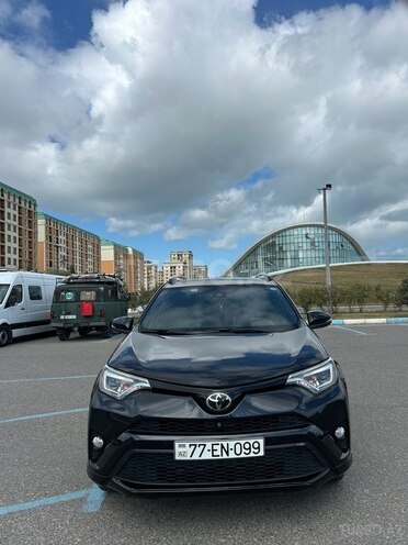 Toyota RAV4-4