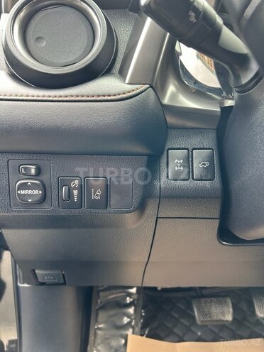 Toyota RAV4-13