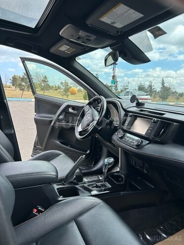 Toyota RAV4-17