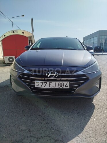 Hyundai Elantra-1