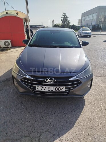Hyundai Elantra-2