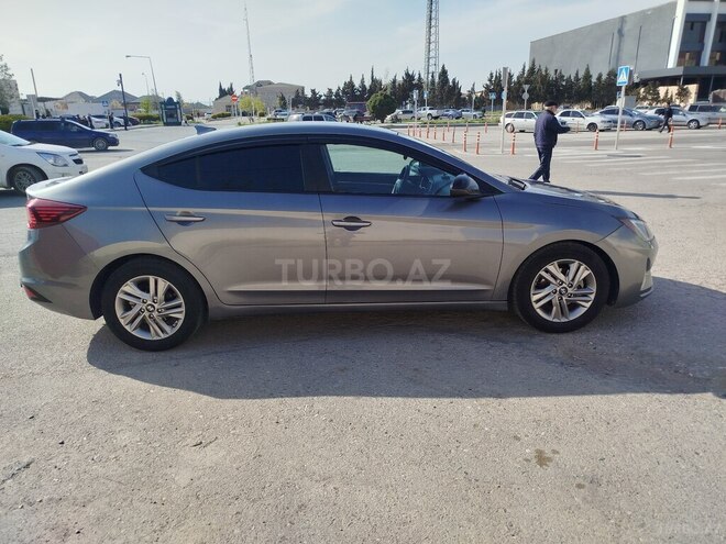 Hyundai Elantra-5
