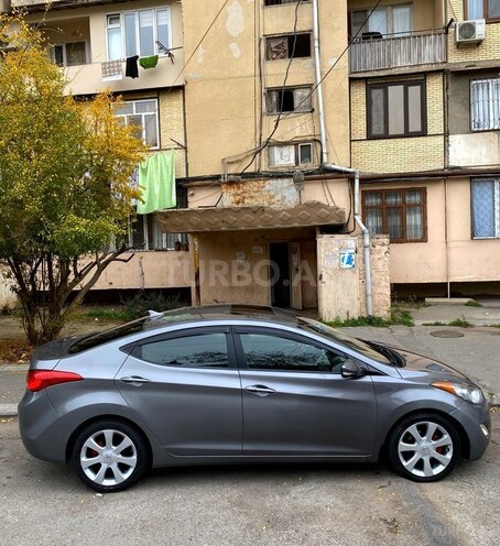 Hyundai Elantra-6