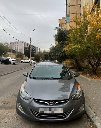 Hyundai Elantra-2